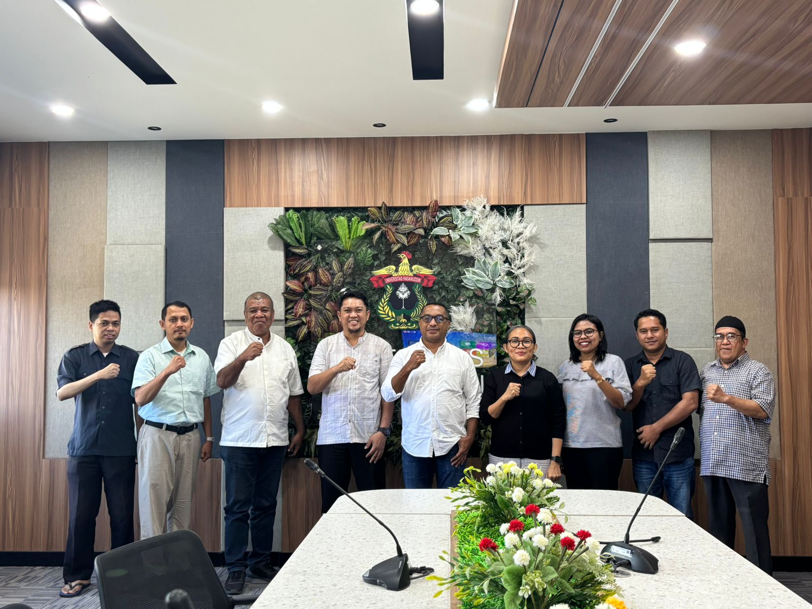 Benchmarking LPM dan LEMLIT UKIM ke LPPM UNHAS